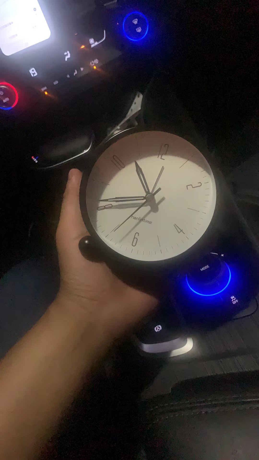 網約車司機，“卷”在車流里